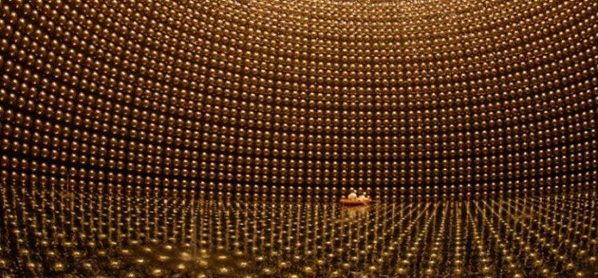 Ahli fizik telah menangkap zarah - hantu, memecahkan simetri jirim - antimateri 