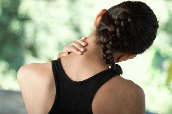 Mengapa bahagian belakang kepala gadis itu gatal Mengapa bahagian belakang kepala gadis itu gatal