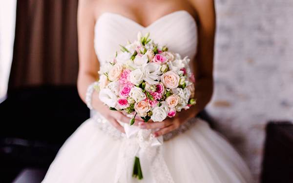 mengapa gadis yang belum berkahwin mengimpikan gaun pengantin 