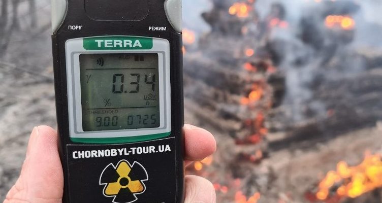 Kebakaran hutan di sekitar Chernobyl meningkatkan sinaran latar sebanyak 16 kali 