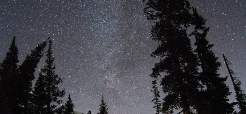 Hujan meteor Lyrid pada tahun 2020: kapan dan bagaimana memerhatikannya 