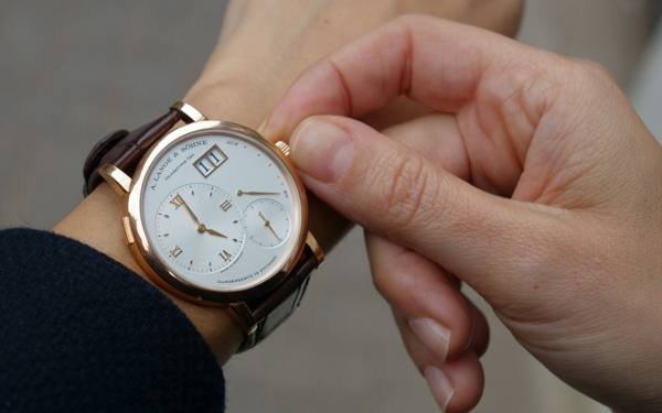 Jam Tangan 