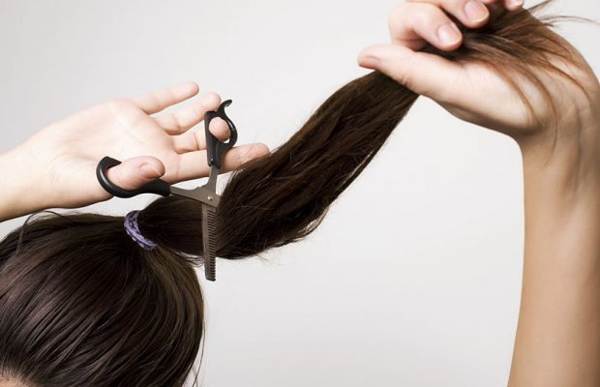 adakah mungkin untuk memotong rambut saya di kepala saya 