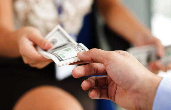 bagaimana mengambil dan tangan mana yang akan dikembalikan 