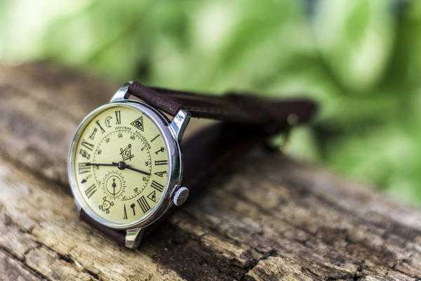 Jam Tangan 