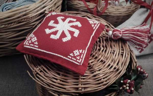 Bantal jimat 