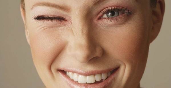 mengapa mata kiri berkedut 