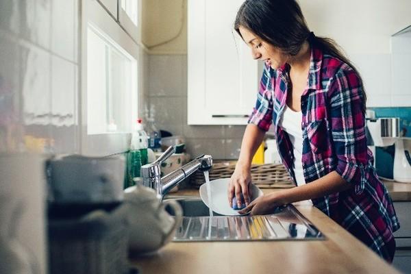 mengapa anda tidak boleh mencuci pinggan di pesta 