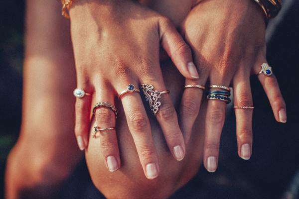 cincin di jari 