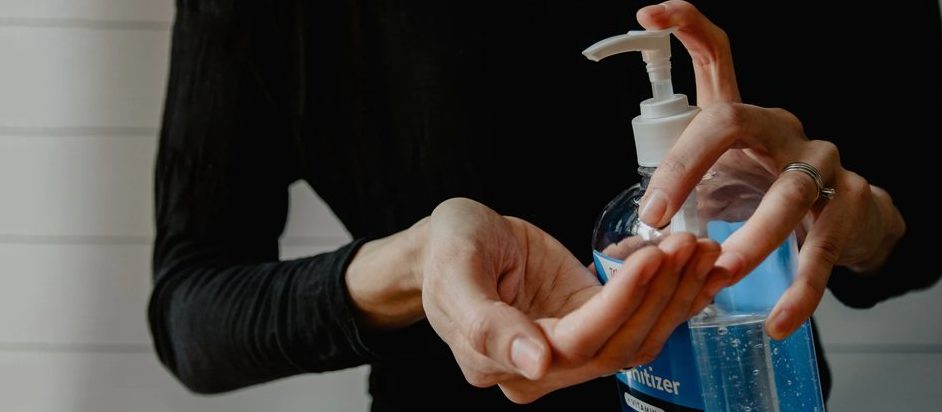 Adakah vodka akan membantu?  Apa yang perlu anda ketahui mengenai penggunaan disinfektan terhadap coronavirus 
