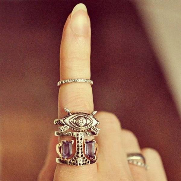 cincin di jari 
