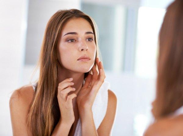 pipi gadis itu terbakar 