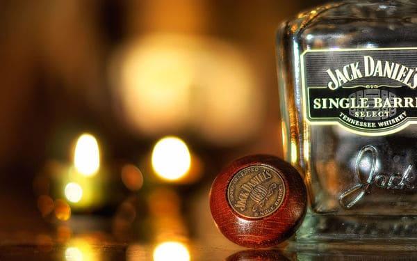 mengapa anda tidak boleh meletakkan botol kosong di atas meja 