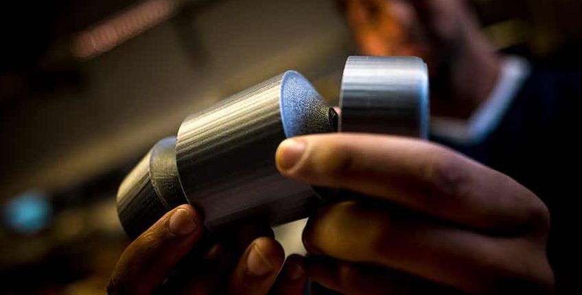 Pelajar berkumpul untuk membuat bir di bulan sebagai sebahagian daripada misi TeamIndus 