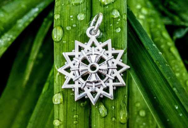 Amulet Bintang Ertsgamma 
